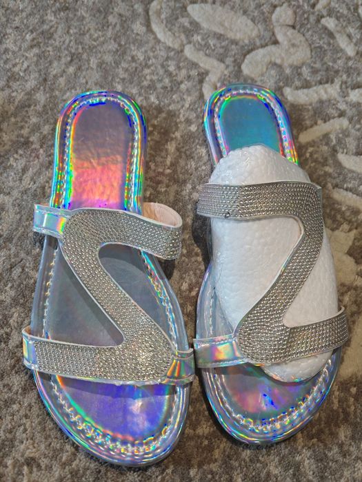 Продам летние шлепанцы