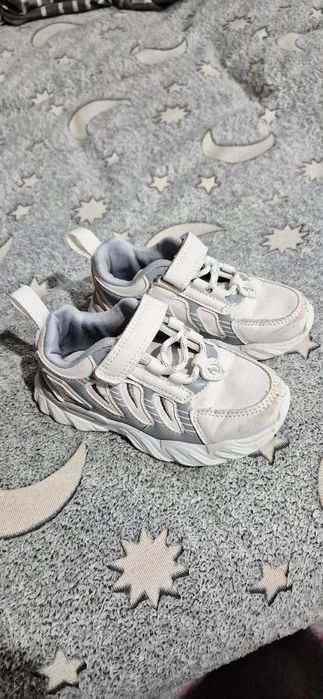 Отдам даром вещи, обувь.