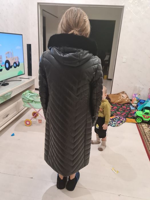 Продам зимние кожанные куртку