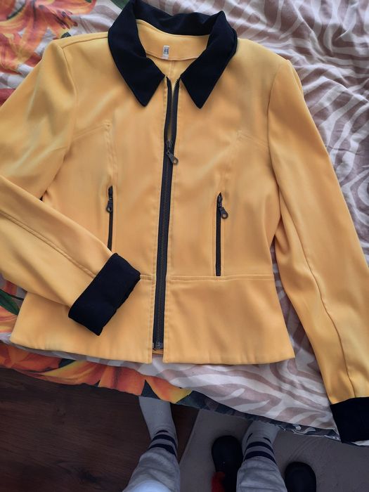 Дамско сако с дълъг ръкав