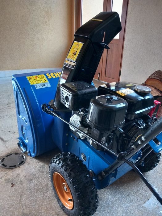 Снегорин за почистване на сняг