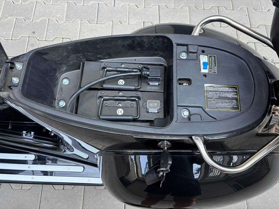 MOTORETTA Plus 2000W с куфар • 2 батерии • Гаражна, на 4000 км