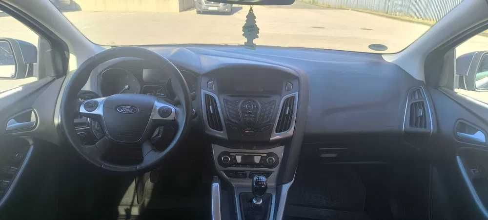 FORD Focus 2011 — imagine 4