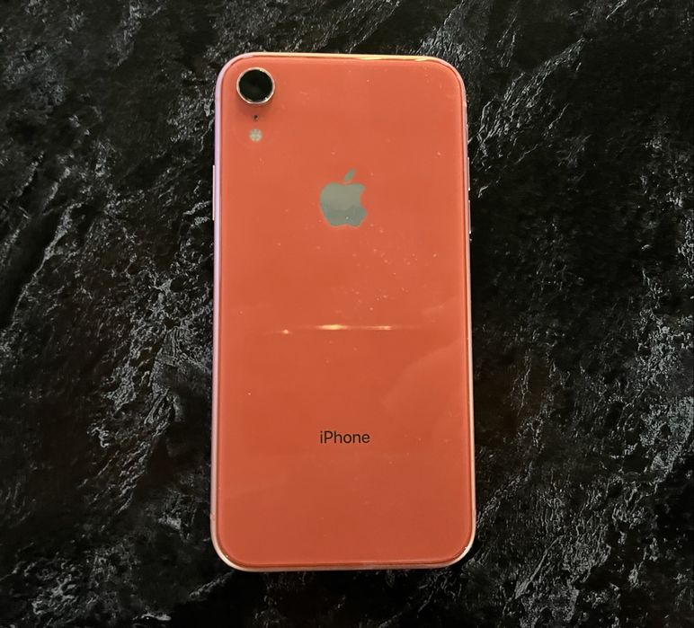 iPhone XR в идеальном состоянии
