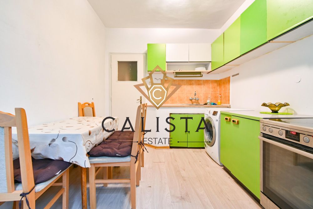 Дава се под наем Двустаен апартамент в София, Изгрев - 70 кв.м за 510 € - Снимка #2