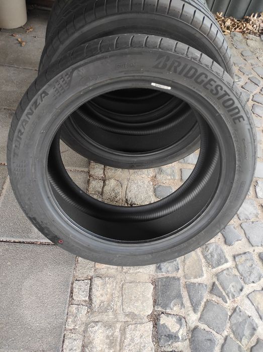 235/45/18 Bridgestone 4бр