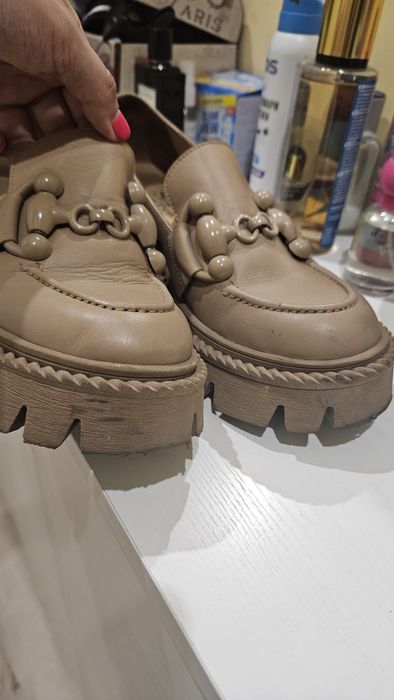 Обувки мокасини бежови