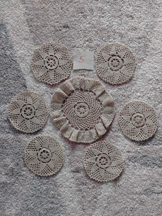 Комплекти за сервиране, ръчно плетени на една кука