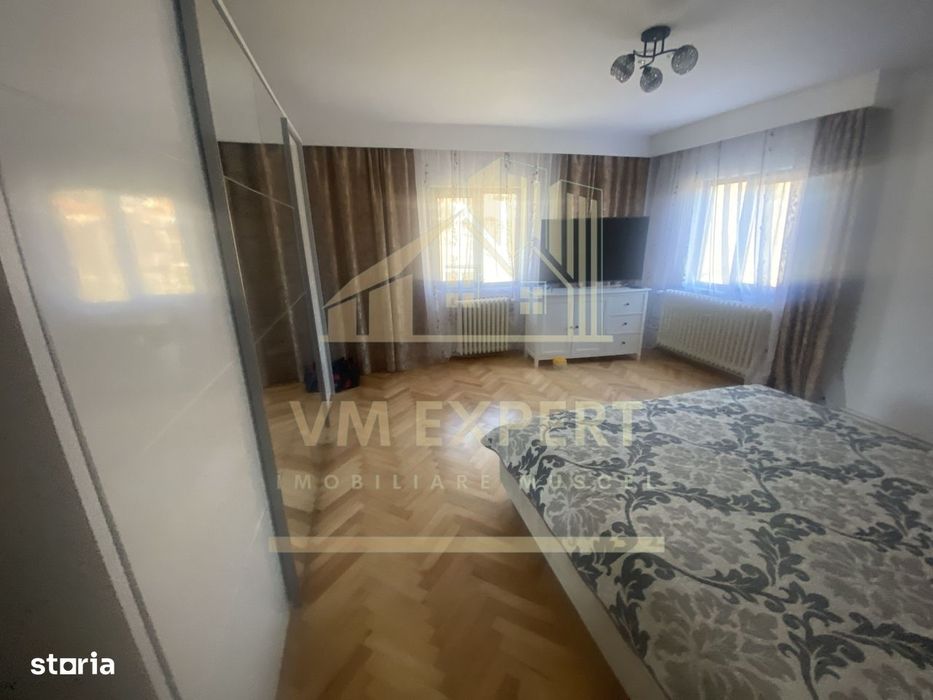 Vila S+P+E-306 Mp, Teren 2078 Mp, Campulung