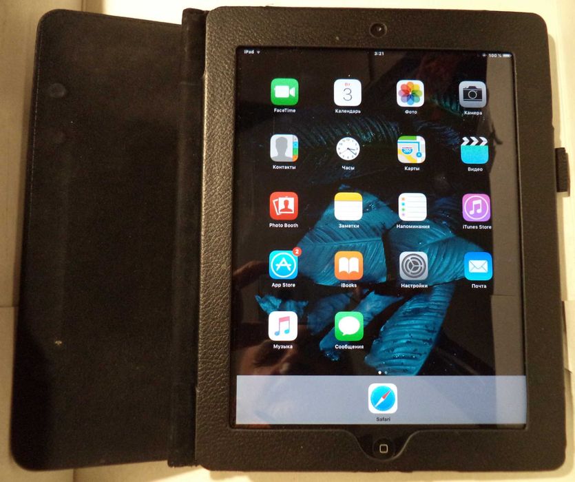 Работещ iPad 2 с кабел 3 метра и калъф