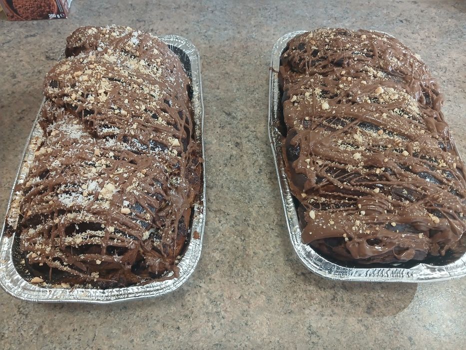 Preiau comenzi cozonaci de casa  cu ciocolată si fistic sau tradiționa