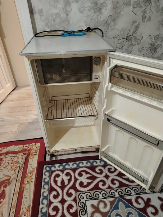 Продам небольшой холодильник