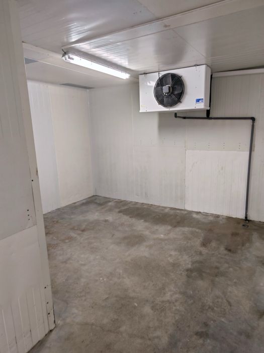 Дава се под наем Склад в с. Главиница, Област Пазарджик - 320 кв.м за 1530 € - Снимка #4