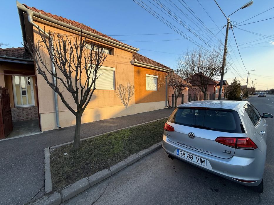 Ofer spre Vanzare Casa 4 camere 2 fronturi la doua strazi zona Unio