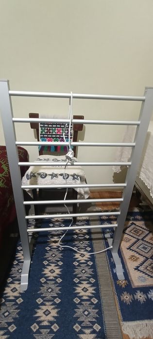 Vând 2 calorifere portprosop electric