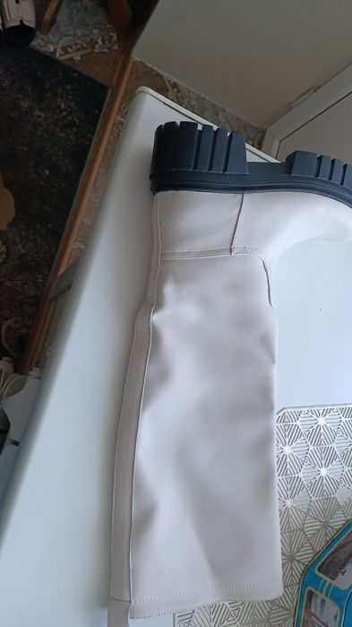 Продаю сапоги  новые