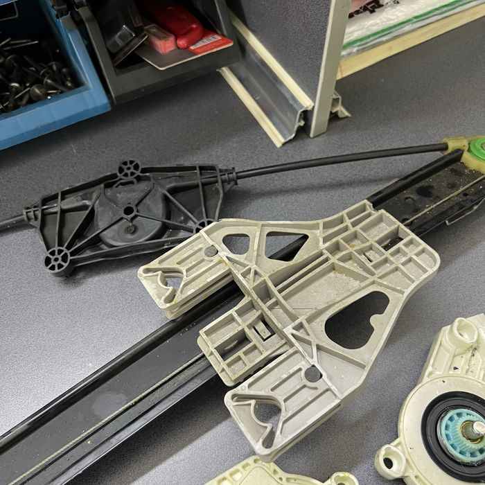 Стеклоподьемник моторчик ауди а4 b8