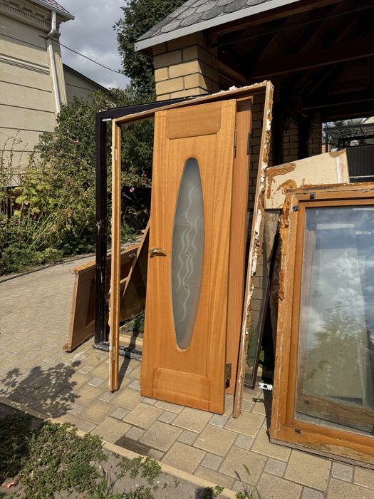 Двери межкомнатные деревянные