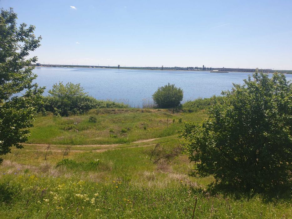 Particular, vand teren cu deschidere la lacul Cernica, langa padure