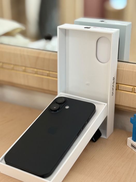 iPhone 16 128 GB Black impecabil