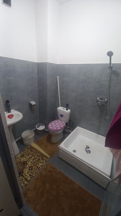 Ижарага КВАОТИРА  берилади Чирчик шахрида  1 хонали