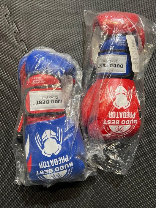 Manusi de box Predator noi