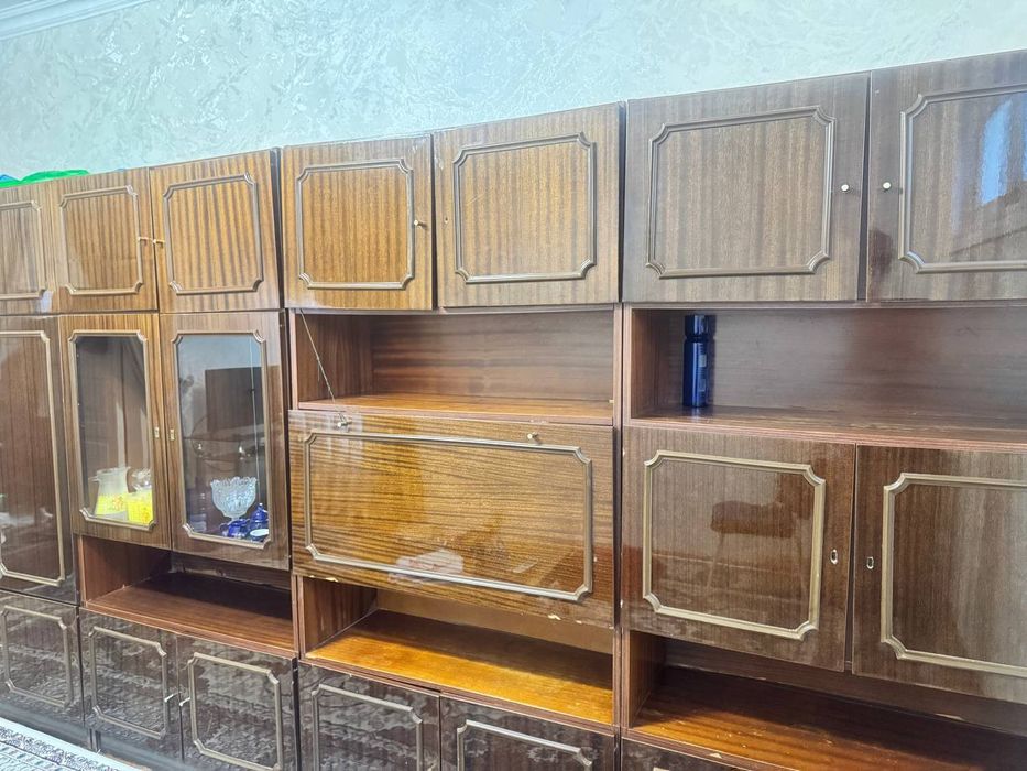 Modulli shkaf (garnitur) sotiladi!