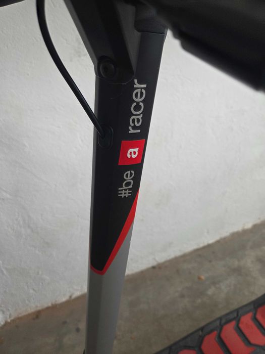 Trotineta Aprilia eSR1
