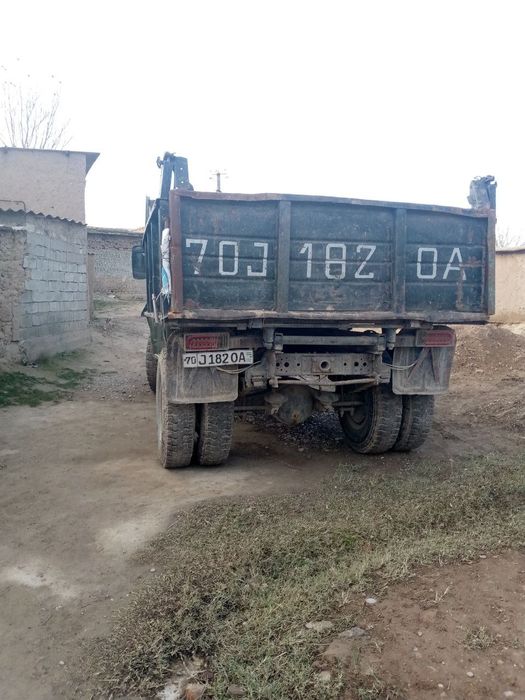 Zil  yaxshi holatda orqa balonlar yangi
