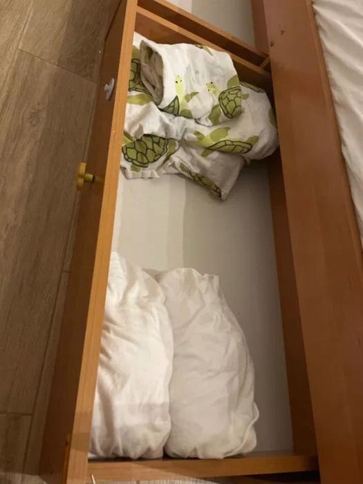 Pat copil cu spatiu de depozitare asternuturi