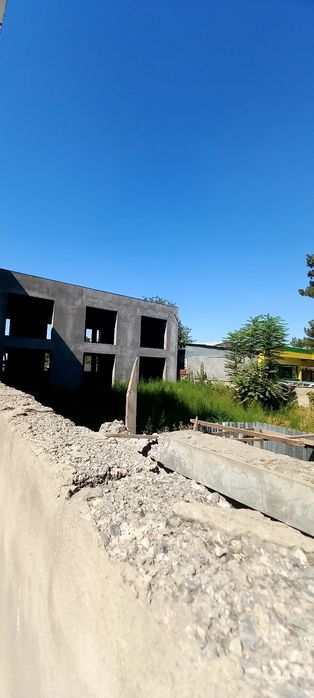 Сергели Дом коробка у дороги 6 соток 3 уровня