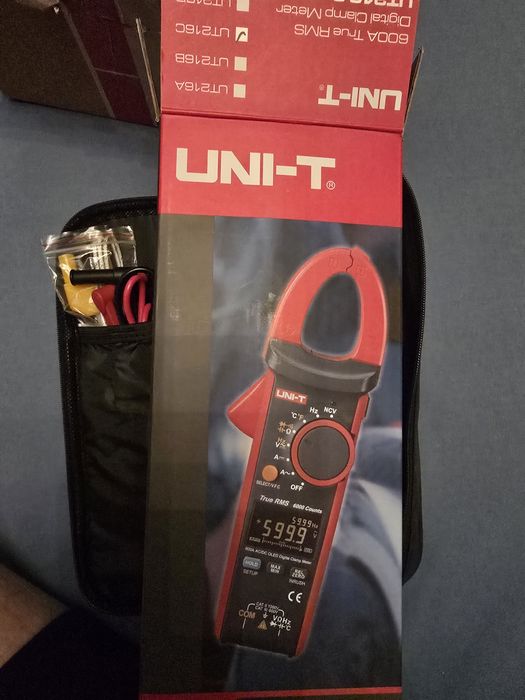 NOU / CUTIE INTACTĂ - Clește Ampermetric Profesional UNI-T UT216C (AC/