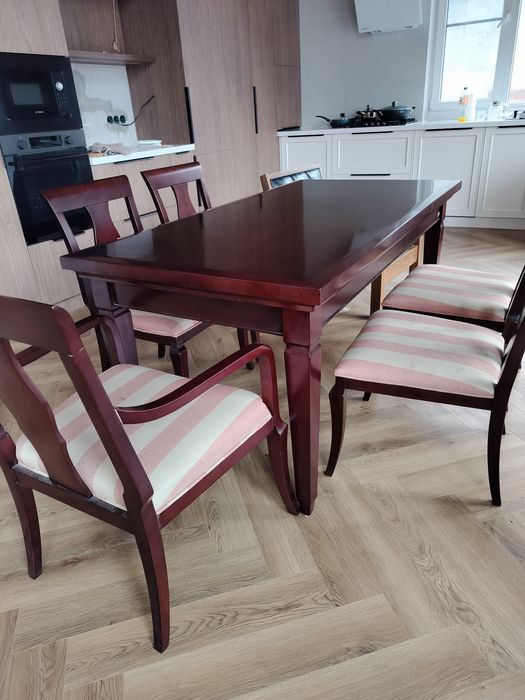 Стол с 6 стульями