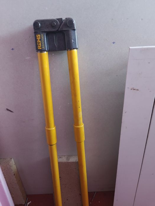 Rems presă insertizare