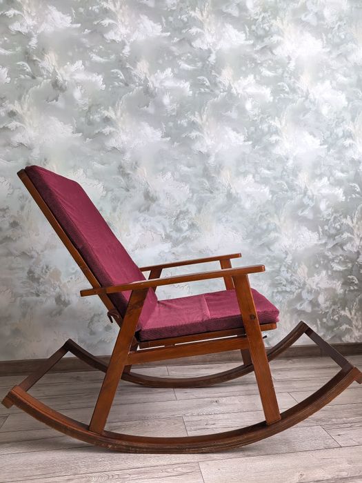 Кресло-качалка деревянная