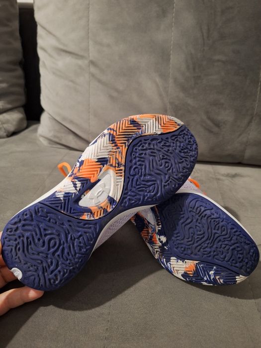 Adidasi Under Armour 35