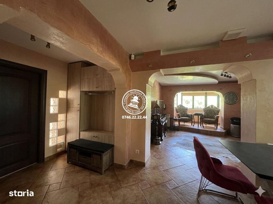 Apartament spectaculos, bloc tip vilă, Târgu Cucu