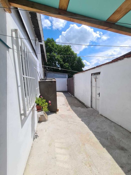 КЪЩА в кв. Изгрев, град Хасково