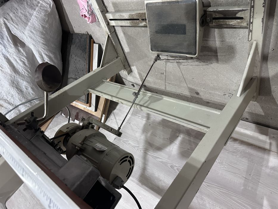 Vand masina de cusut industriala FOMAX KDD-5570, completa cu masa si motor, ideala pentru atelier