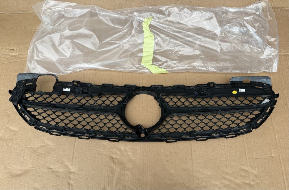 Решетка Mercedes C-class W206 AMG