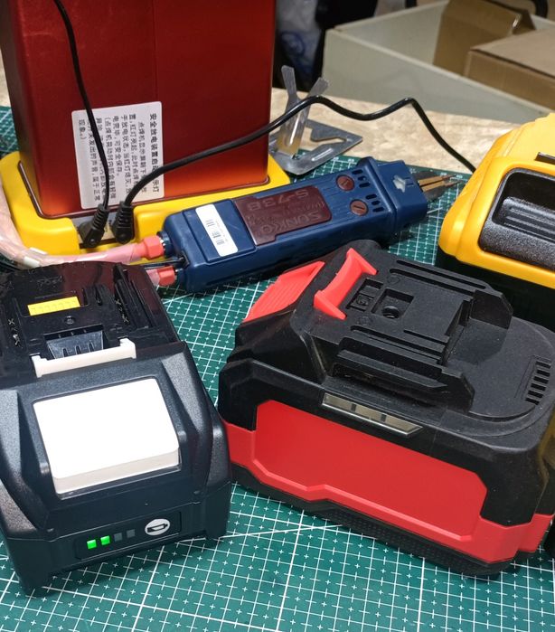 Аккумуляторы DeWalt, Makita, Milwaukee и пр