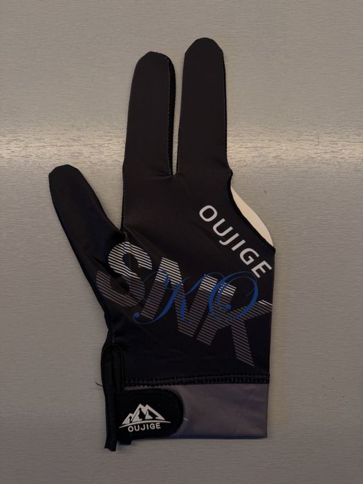 Перчатка для игры в бильярд