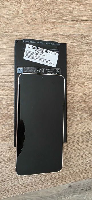 Перфектен Samsung S23plus