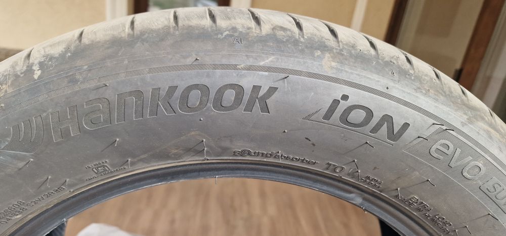Vind 4 anvelope vara Hankook pentru Tesla  ,dot 2026, foarte putin rulate