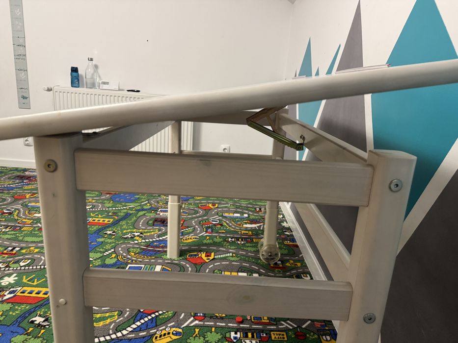 Birou reglabil alb cu roti