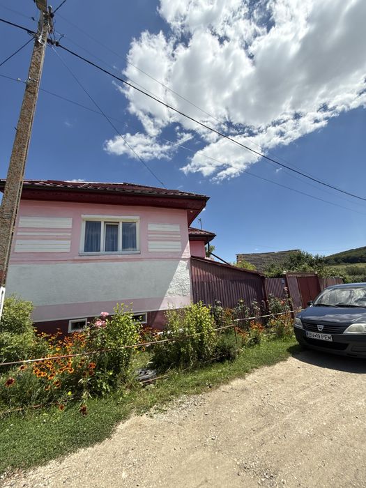 Casă de vânzare în satul Felmer, județul Brașov