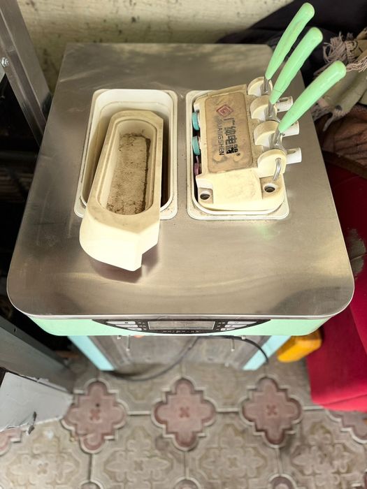 Продам аппарат для мороженое