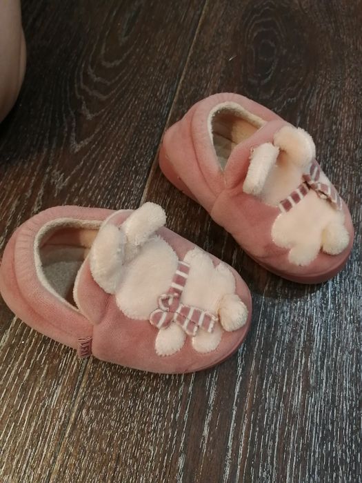 Продам обувь на девочку