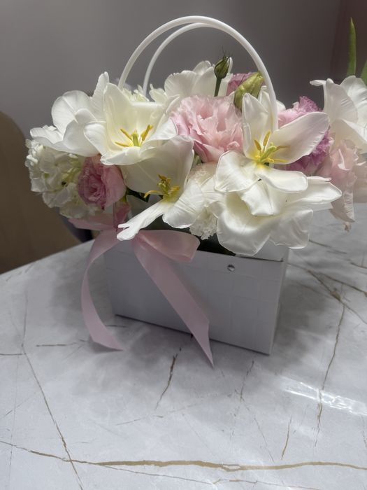 Свежие ароматные розы