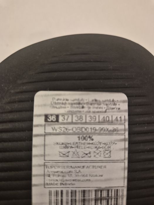 Slapi pentru femei din piele